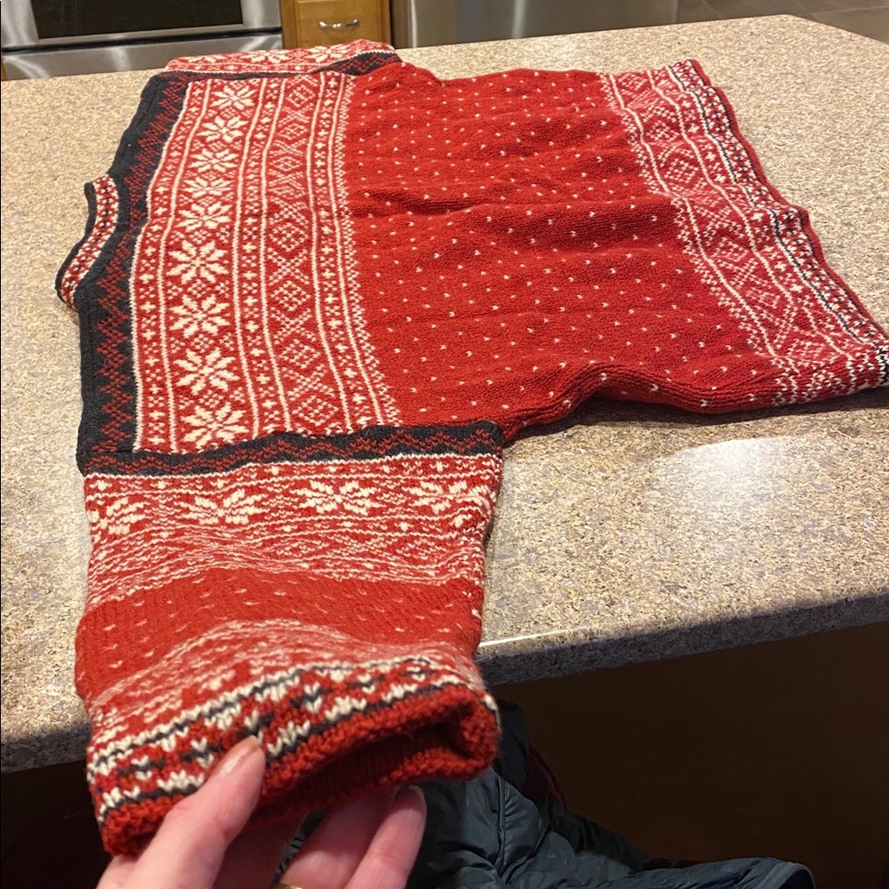 L.L. Bean Sweater With FLAWS Holes,Stains Red Black White/Off White XL - Picture 14 of 16